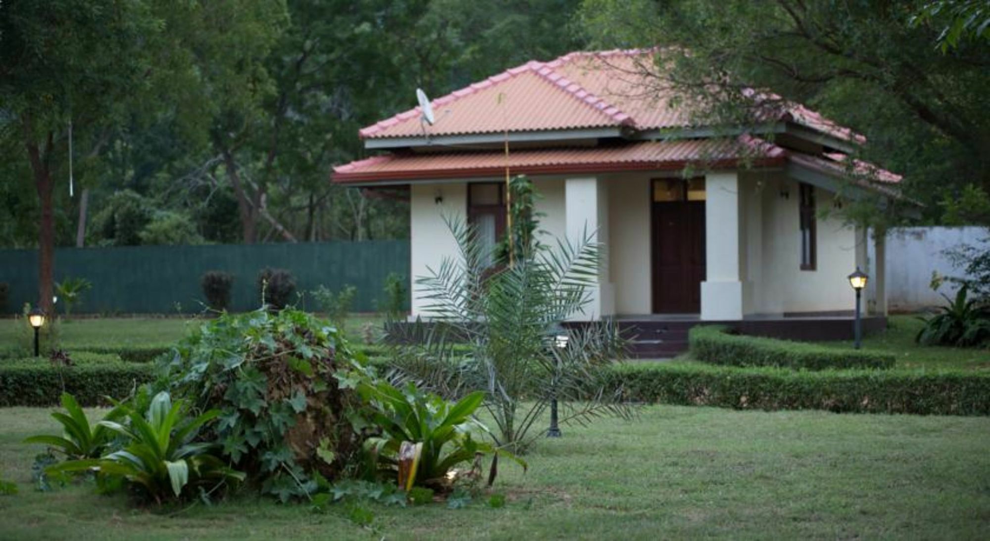 Hotel Chenra Kataragama Exterior foto