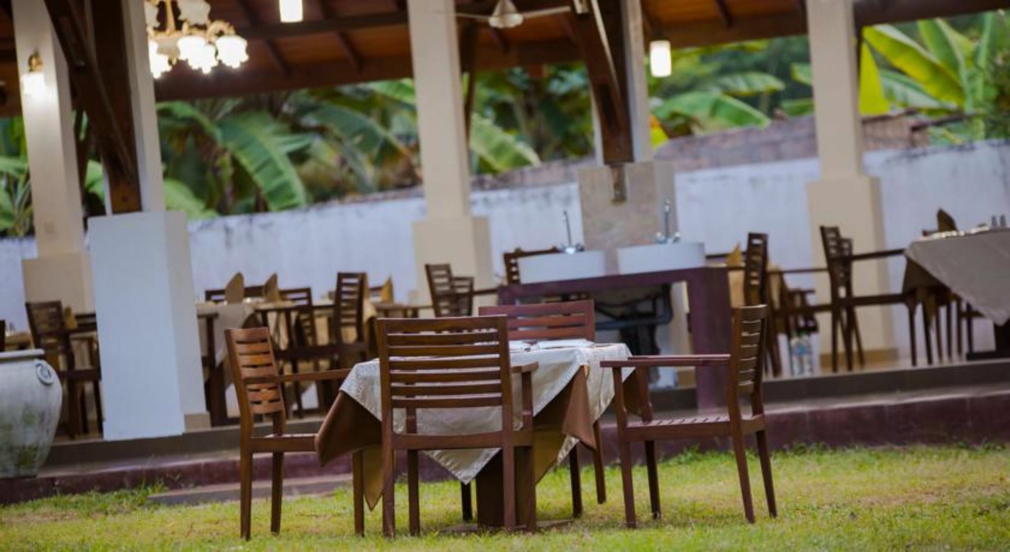 Hotel Chenra Kataragama Exterior foto